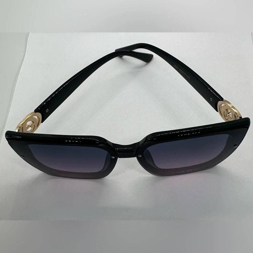 ✨🖤 NWT Trendy Oversized Square Chic Vintage Style UV 400 Black Frame Gray Pink 💖